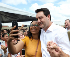 Governador Carlos Massa Ratinho Junior entrega a nova sede do Colégio Estadual Bandeirantes, em Campina Grande do Sul e libera recursos para pavimentação de ruas  da cidade  -  Campina Grande do Sul, 13/02/2020  -  Foto: José Fernando Ogura/AEN 