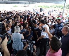 Governador Carlos Massa Ratinho Junior entrega a nova sede do Colégio Estadual Bandeirantes, em Campina Grande do Sul e libera recursos para pavimentação de ruas  da cidade  -  Campina Grande do Sul, 13/02/2020  -  Foto: José Fernando Ogura/AEN 