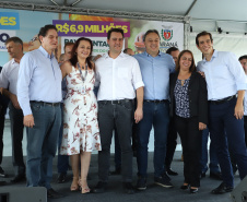 Governador Carlos Massa Ratinho Junior entrega a nova sede do Colégio Estadual Bandeirantes, em Campina Grande do Sul e libera recursos para pavimentação de ruas  da cidade  -  Campina Grande do Sul, 13/02/2020  -  Foto: José Fernando Ogura/AEN 