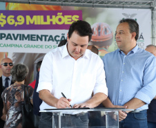 Governador Carlos Massa Ratinho Junior entrega a nova sede do Colégio Estadual Bandeirantes, em Campina Grande do Sul e libera recursos para pavimentação de ruas  da cidade  -  Campina Grande do Sul, 13/02/2020  -  Foto: José Fernando Ogura/AEN 
