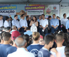 Governador Carlos Massa Ratinho Junior entrega a nova sede do Colégio Estadual Bandeirantes, em Campina Grande do Sul e libera recursos para pavimentação de ruas  da cidade  -  Campina Grande do Sul, 13/02/2020  -  Foto: José Fernando Ogura/AEN 