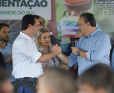 Governador Carlos Massa Ratinho Junior entrega a nova sede do Colégio Estadual Bandeirantes, em Campina Grande do Sul e libera recursos para pavimentação de ruas  da cidade  -  Campina Grande do Sul, 13/02/2020  -  Foto: José Fernando Ogura/AEN 