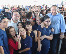 Governador Carlos Massa Ratinho Junior entrega a nova sede do Colégio Estadual Bandeirantes, em Campina Grande do Sul e libera recursos para pavimentação de ruas  da cidade  -  Campina Grande do Sul, 13/02/2020  -  Foto: José Fernando Ogura/AEN 