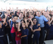 Governador Carlos Massa Ratinho Junior entrega a nova sede do Colégio Estadual Bandeirantes, em Campina Grande do Sul e libera recursos para pavimentação de ruas  da cidade  -  Campina Grande do Sul, 13/02/2020  -  Foto: José Fernando Ogura/AEN 