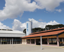 O governador Carlos Massa Ratinho inaugura a Escola Municipal Ana Zorning e confirma recursos para pavimentação, em Rio Negro, região sudeste do Paraná. Presentes no evento: prefeito de Rio Negro, Milton José Paizani; secretário de Desenvolvimento Urbano, João Carlos Ortega; secretário de Educação e do Esporte, Renato Feder; de Agricultura e Abastecimento, Norberto Ortigara; entre outros.Rio Negro, 13-02-20.Foto: Arnaldo Alves / AEN.