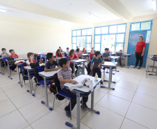 O governador Carlos Massa Ratinho inaugura a Escola Municipal Ana Zorning e confirma recursos para pavimentação, em Rio Negro, região sudeste do Paraná. Presentes no evento: prefeito de Rio Negro, Milton José Paizani; secretário de Desenvolvimento Urbano, João Carlos Ortega; secretário de Educação e do Esporte, Renato Feder; de Agricultura e Abastecimento, Norberto Ortigara; entre outros.Rio Negro, 13-02-20.Foto: Arnaldo Alves / AEN.