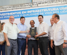 O governador Carlos Massa Ratinho inaugura a Escola Municipal Ana Zorning e confirma recursos para pavimentação, em Rio Negro, região sudeste do Paraná. Presentes no evento: prefeito de Rio Negro, Milton José Paizani; secretário de Desenvolvimento Urbano, João Carlos Ortega; secretário de Educação e do Esporte, Renato Feder; de Agricultura e Abastecimento, Norberto Ortigara; entre outros.Rio Negro, 13-02-20.Foto: Arnaldo Alves / AEN.