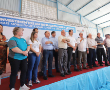 O governador Carlos Massa Ratinho inaugura a Escola Municipal Ana Zorning e confirma recursos para pavimentação, em Rio Negro, região sudeste do Paraná. Presentes no evento: prefeito de Rio Negro, Milton José Paizani; secretário de Desenvolvimento Urbano, João Carlos Ortega; secretário de Educação e do Esporte, Renato Feder; de Agricultura e Abastecimento, Norberto Ortigara; entre outros.Rio Negro, 13-02-20.Foto: Arnaldo Alves / AEN.