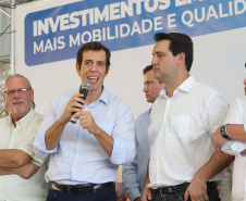 O governador Carlos Massa Ratinho inaugura a Escola Municipal Ana Zorning e confirma recursos para pavimentação, em Rio Negro, região sudeste do Paraná. Presentes no evento: prefeito de Rio Negro, Milton José Paizani; secretário de Desenvolvimento Urbano, João Carlos Ortega; secretário de Educação e do Esporte, Renato Feder; de Agricultura e Abastecimento, Norberto Ortigara; entre outros.Rio Negro, 13-02-20.Foto: Arnaldo Alves / AEN.