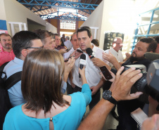 O governador Carlos Massa Ratinho inaugura a Escola Municipal Ana Zorning e confirma recursos para pavimentação, em Rio Negro, região sudeste do Paraná. Presentes no evento: prefeito de Rio Negro, Milton José Paizani; secretário de Desenvolvimento Urbano, João Carlos Ortega; secretário de Educação e do Esporte, Renato Feder; de Agricultura e Abastecimento, Norberto Ortigara; entre outros.Rio Negro, 13-02-20.Foto: Arnaldo Alves / AEN.