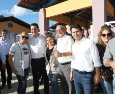 O governador Carlos Massa Ratinho inaugura a Escola Municipal Ana Zorning e confirma recursos para pavimentação, em Rio Negro, região sudeste do Paraná. Presentes no evento: prefeito de Rio Negro, Milton José Paizani; secretário de Desenvolvimento Urbano, João Carlos Ortega; secretário de Educação e do Esporte, Renato Feder; de Agricultura e Abastecimento, Norberto Ortigara; entre outros.Rio Negro, 13-02-20.Foto: Arnaldo Alves / AEN.