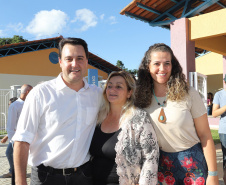 O governador Carlos Massa Ratinho inaugura a Escola Municipal Ana Zorning e confirma recursos para pavimentação, em Rio Negro, região sudeste do Paraná. Presentes no evento: prefeito de Rio Negro, Milton José Paizani; secretário de Desenvolvimento Urbano, João Carlos Ortega; secretário de Educação e do Esporte, Renato Feder; de Agricultura e Abastecimento, Norberto Ortigara; entre outros.Rio Negro, 13-02-20.Foto: Arnaldo Alves / AEN.