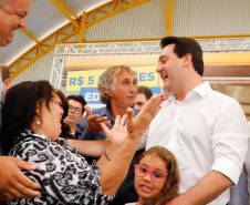 Cerca de 1.100 estudantes do Ensino Fundamental e Ensino Médio, de Sarandi, Noroeste do Paraná, são beneficiados com a nova estrutura da Escola Estadual Vereador Luiz Zanchim, inaugurada nesta sexta-feira (14), pelo governador Carlos Massa Ratinho Junior.  -  Sarandi, 14/02/2020  -  Foto: Rodrigo Félix Leal/AEN