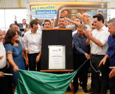 Cerca de 1.100 estudantes do Ensino Fundamental e Ensino Médio, de Sarandi, Noroeste do Paraná, são beneficiados com a nova estrutura da Escola Estadual Vereador Luiz Zanchim, inaugurada nesta sexta-feira (14), pelo governador Carlos Massa Ratinho Junior.  -  Sarandi, 14/02/2020  -  Foto: Rodrigo Félix Leal/AEN