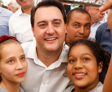 Cerca de 1.100 estudantes do Ensino Fundamental e Ensino Médio, de Sarandi, Noroeste do Paraná, são beneficiados com a nova estrutura da Escola Estadual Vereador Luiz Zanchim, inaugurada nesta sexta-feira (14), pelo governador Carlos Massa Ratinho Junior.  -  Sarandi, 14/02/2020  -  Foto: Rodrigo Félix Leal/AEN