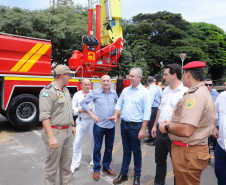 BOMBEIROS  -  O governador também entregou para o Corpo de Bombeiros de Maringá uma plataforma skylift, utilizada no combate a incêndios em grandes alturas.  - Maringá, 14/02/2020  -  Foto: Rodrigo Félix Leal/AEN