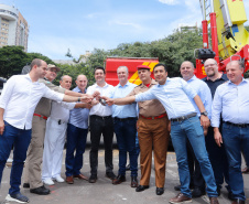BOMBEIROS  -  O governador também entregou para o Corpo de Bombeiros de Maringá uma plataforma skylift, utilizada no combate a incêndios em grandes alturas.  - Maringá, 14/02/2020  -  Foto: Rodrigo Félix Leal/AEN