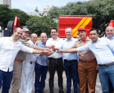 BOMBEIROS  -  O governador também entregou para o Corpo de Bombeiros de Maringá uma plataforma skylift, utilizada no combate a incêndios em grandes alturas.  - Maringá, 14/02/2020  -  Foto: Rodrigo Félix Leal/AEN