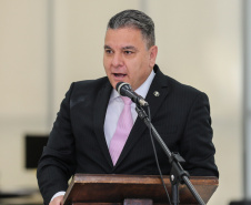O Presidente do Tribunal de Justiça do Paraná (TJPR), Desembargador Adalberto Jorge Xisto Pereira  discursa na solenidade de pagamento de precatórios preferenciais a credores que participaram das rodadas de negociação promovidas pelo TJPR no ano passado.   Curitiba, 04/02/2020 - Foto: Geraldo Bubniak/AEN