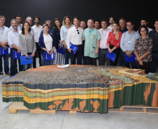 Durante visita ao Parque da Ciência, técnicos da Sanepar detalharam as dificuldades de uso de águas subterrâneas e as consequências negativas quando se faz exploração inadequada
Foto: SANEPAR