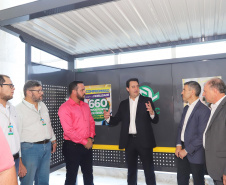 O governador Carlos Massa Ratinho Junior anuncia nesta terça-feira (18) a implantação de mais de 600 novos abrigos para pontos de ônibus em cidades da Região Metropolitana de Curitiba. Participaram: secretário de Desenvolvimento Urbano, João Carlos Ortega; diretor-presidente da Comec, Gilson dos Santos; entre outros.
Curitiba, 18-02-20.
Foto: Arnaldo Alves / AEN.
