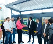 O governador Carlos Massa Ratinho Junior anuncia a implantação de mais de 600 novos abrigos para pontos de ônibus em cidades da Região Metropolitana de Curitiba.  -  Curitiba, 18/02/2020  -  Foto: Rodrigo Félix Leal/AEN