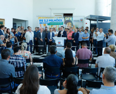 O governador Carlos Massa Ratinho Junior anuncia a implantação de mais de 600 novos abrigos para pontos de ônibus em cidades da Região Metropolitana de Curitiba.  -  Curitiba, 18/02/2020  -  Foto: Rodrigo Félix Leal/AEN