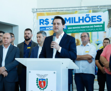 O governador Carlos Massa Ratinho Junior anuncia a implantação de mais de 600 novos abrigos para pontos de ônibus em cidades da Região Metropolitana de Curitiba.  -  Curitiba, 18/02/2020  -  Foto: Rodrigo Félix Leal/AEN