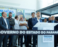 O governador Carlos Massa Ratinho Junior anuncia a implantação de mais de 600 novos abrigos para pontos de ônibus em cidades da Região Metropolitana de Curitiba.  -  Curitiba, 18/02/2020  -  Foto: Rodrigo Félix Leal/AEN