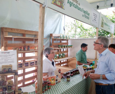 Com apoio do Governo do Estado, por meio da Secretaria da Agricultura e do Abastecimento e do Instituto de Desenvolvimento Rural do Paraná Iapar-Emater, a Federação dos Trabalhadores Rurais Agricultores Familiares do Estado do Paraná (Fetaep) lançou nesta terça-feira (18) a 1ª Feira da Agricultura Familiar do Paraná, que reunirá produtores e compradores em um único lugar.  -  Curitiba, 18/02/2020  -  Foto: Divulgação SEAB