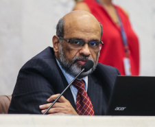 Em audiência pública, o secretário estadual da Fazenda, Renê de Oliveira Garcia Junior, apresenta nesta terça-feira (18),  no Plenário da Assembleia Legislativa, os dados relativos ao cumprimento das metas fiscais do 3º (terceiro) quadrimestre de 2019.  18/02/2020  -  Foto: Geraldo Bubniak/AEN