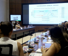 O governador Carlos Massa Ratinho autorizou nesta terça-feira (18) a liberação de R$ 5 milhões para reforçar o combate à dengue no Estado. Os recursos serão distribuídos entre os 118 municípios do Paraná que se encontram em situação de alerta ou de epidemia da doença, com os valores variando entre R$ 15 mil e R$ 200 mil. -   Curitiba,18/02/2020  -  Foto:Jaelson Lucas / AEN