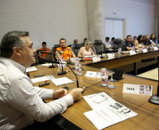 O governador Carlos Massa Ratinho autorizou nesta terça-feira (18) a liberação de R$ 5 milhões para reforçar o combate à dengue no Estado. Os recursos serão distribuídos entre os 118 municípios do Paraná que se encontram em situação de alerta ou de epidemia da doença, com os valores variando entre R$ 15 mil e R$ 200 mil. -   Curitiba,18/02/2020  -  Foto:Jaelson Lucas / AEN