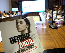 O governador Carlos Massa Ratinho autorizou nesta terça-feira (18) a liberação de R$ 5 milhões para reforçar o combate à dengue no Estado. Os recursos serão distribuídos entre os 118 municípios do Paraná que se encontram em situação de alerta ou de epidemia da doença, com os valores variando entre R$ 15 mil e R$ 200 mil. -   Curitiba,18/02/2020  -  Foto:Jaelson Lucas / AEN
