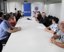 O Governo do Paraná, por meio da Secretaria de Estado da Administração e da Previdência, e a Caixa Econômica Federal firmaram nesta quarta-feira (19) um convênio que permite a consulta automática do Certificado de Regularidade do FGTS.

De acordo com o secretário Reinhold Stephanes, a medida é o primeiro passo de um processo de simplificação e de desburocratização na administração. Foto: Ari Dias/AEN