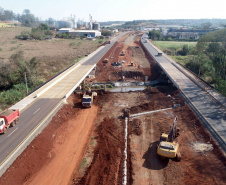 A PR-445 será interditada na quinta-feira (27), das 08h30 às 18h para detonação de rochas próximo ao quilômetro 54, perto de Irerê, distrito de Londrina, na região Norte do Estado. O bloqueio do trecho será total, entre o entroncamento com a PR-532 (próximo ao distrito) e o acesso à Estrada da Cegonha (próximo a Londrina).  -  Curitiba, 21/02/2020  -  Foto: Divulgação DER