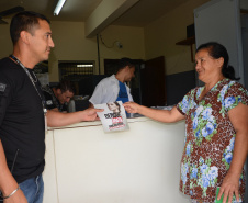 O Departamento Penitenciário do Paraná (Depen), em apoio à Secretaria de Estado da Saúde (SESA), está fazendo a distribuição de um material de orientação, conscientização e prevenção à dengue. As ações estão ocorrendo desde dezembro de 2019 e foram intensificadas neste mês de fevereiro. Até sexta-feira (21/02), não havia sido confirmado nenhum caso da doença no sistema penitenciário.  -  Curitiba, 26/02/2020  -  Foto: Divulgação Depen-PR