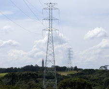 A Copel vai reforçar o sistema de transmissão na Região Metropolitana de Curitiba com a recapacitação de duas importantes linhas que operam em 230 mil volts (kV) e conectam a subestação Pilarzinho às subestações Santa Mônica e Bateias. O investimento previsto é de R$ 32 milhões.   -  Foto: Divulgação Copel