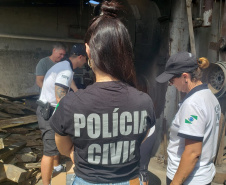 A Polícia Civil do Paraná (PCPR) incinerou cerca de 265 quilos de drogas nesta quinta-feira (27), em Guaratuba, no Litoral do Estado, em uma empresa da região. A ação foi autorizada judicialmente e acompanhada por representantes do Ministério Público e da Vigilância Sanitária. Nos entorpecentes havia maconha, crack, cocaína, haxixe e ecstasy.  -  Curitiba, 27/02/2020  -  Foto: Divulgação Polícia Civil do Paraná/SESP