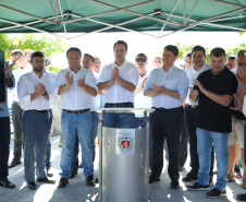 O governador Carlos Massa Ratinho Junior assinou nesta quinta-feira (27) a ordem de serviço para o início das obras de reforma e melhorias nos trapiches de Nova Brasília e Encantadas, na Ilha do Mel, em Paranaguá. O ministro de Infraestrutura, Tarcísio Gomes de Freitas, participou da solenidade. O investimento de R$ 9,5 milhões são da empresa pública Portos do Paraná. As obras devem demorar cerca de sete meses.  -  Curitiba, 27/02/2020  -  Foto: José Fernando Ogura/AEN