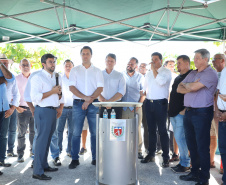 O governador Carlos Massa Ratinho Junior assinou nesta quinta-feira (27) a ordem de serviço para o início das obras de reforma e melhorias nos trapiches de Nova Brasília e Encantadas, na Ilha do Mel, em Paranaguá. O ministro de Infraestrutura, Tarcísio Gomes de Freitas, participou da solenidade. O investimento de R$ 9,5 milhões são da empresa pública Portos do Paraná. As obras devem demorar cerca de sete meses.  -  Curitiba, 27/02/2020  -  Foto: José Fernando Ogura/AEN