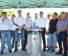 O governador Carlos Massa Ratinho Junior assinou nesta quinta-feira (27) a ordem de serviço para o início das obras de reforma e melhorias nos trapiches de Nova Brasília e Encantadas, na Ilha do Mel, em Paranaguá. O ministro de Infraestrutura, Tarcísio Gomes de Freitas, participou da solenidade. O investimento de R$ 9,5 milhões são da empresa pública Portos do Paraná. As obras devem demorar cerca de sete meses.  -  Curitiba, 27/02/2020  -  Foto: José Fernando Ogura/AEN