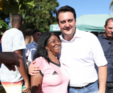 O governador Carlos Massa Ratinho Junior assinou nesta quinta-feira (27) a ordem de serviço para o início das obras de reforma e melhorias nos trapiches de Nova Brasília e Encantadas, na Ilha do Mel, em Paranaguá. O ministro de Infraestrutura, Tarcísio Gomes de Freitas, participou da solenidade. O investimento de R$ 9,5 milhões são da empresa pública Portos do Paraná. As obras devem demorar cerca de sete meses.  -  Curitiba, 27/02/2020  -  Foto: José Fernando Ogura/AEN
