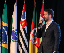 Governador Eduardo Leite do Estado Rio Grande do Sul.  Governadores de sete estados participam neste sábado (29), em Foz do Iguaçu, do sexto encontro do Consórcio de Integração Sul e Sudeste (Cosud). O encontro acontece no Hotel Wish.   29/02/2020 -  Foto: Geraldo Bubniak/AEN