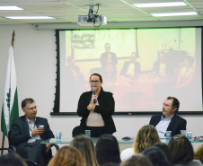 A aula inaugural dos programas de residência da Secretaria de Estado da Saúde e Escola Pública de Saúde do Paraná aconteceu nesta segunda-feira (02), no auditório da secretaria, em Curitiba. Os programas de residência multiprofissional nas áreas de Enfermagem, Farmácia, Psicologia, Serviço Social e Terapia Ocupacional e de Enfermagem Obstétrica iniciam as atividades deste ano com 24 estudantes. Foto:SESA
