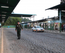 A Coordenação da Região Metropolitana de Curitiba (Comec), em parceria com as empresas operadoras do sistema, identificou quais terminais metropolitanos têm maior incidência de situações como vandalismo, pessoas que não pagam a passagem (fura-catracas), pequenos furtos e até mesmo uso de drogas no interior desses espaços. O objetivo é a contratação de empresas privadas para atuar nos terminais. Foto: Comec