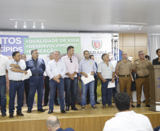 O Colégio Estadual Dr. Lauro Müller Soares passará a ser um Colégio Militar a partir do ano que vem. O governador Carlos Massa Ratinho Junior confirmou nesta quinta-feira (5), em evento no município, a liberação de R$ 750 mil para reformas na unidade. Será a quinta unidade com gestão neste modelo no Paraná.
Foto: Gilson Abreu/AEN