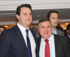 O governador Carlos Massa Ratinho Junior participa da posse de Camilo Turmina, novo presidente da Associação Comercial do Paraná. Presentes: Glaucio Geara, ex-presidente da ACP; os ex-governadores: Mario Pereira; Orlando Pessuti; e Cida Borghetti; vice- governador Darci Piana; o prefeito de Curitiba, Rafael Greca; entre outros.
Curitiba, 05-03-20.
Foto: Arnaldo Alves / AEN.
