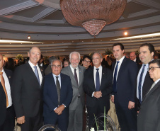 O governador Carlos Massa Ratinho Junior participa da posse de Camilo Turmina, novo presidente da Associação Comercial do Paraná. Presentes: Glaucio Geara, ex-presidente da ACP; os ex-governadores: Mario Pereira; Orlando Pessuti; e Cida Borghetti; vice- governador Darci Piana; o prefeito de Curitiba, Rafael Greca; entre outros.
Curitiba, 05-03-20.
Foto: Arnaldo Alves / AEN.
