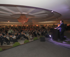 O governador Carlos Massa Ratinho Junior participa da posse de Camilo Turmina, novo presidente da Associação Comercial do Paraná. Presentes: Glaucio Geara, ex-presidente da ACP; os ex-governadores: Mario Pereira; Orlando Pessuti; e Cida Borghetti; vice- governador Darci Piana; o prefeito de Curitiba, Rafael Greca; entre outros.
Curitiba, 05-03-20.
Foto: Arnaldo Alves / AEN.
